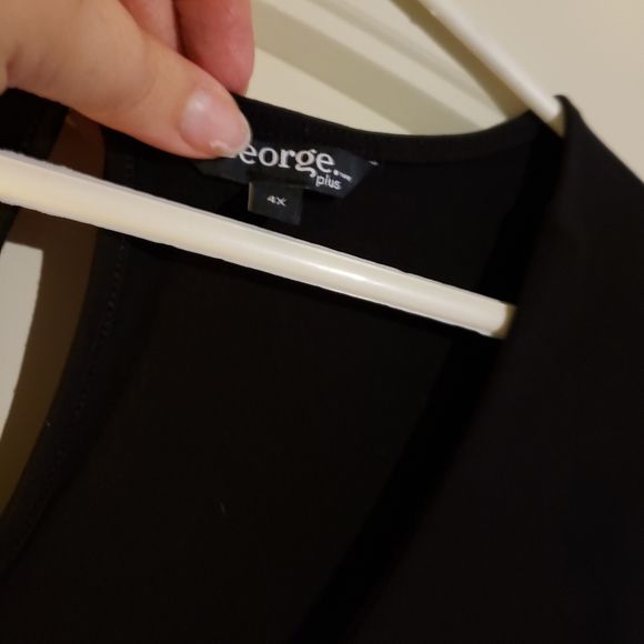 Black with gold detail tank - Picture 2 of 2